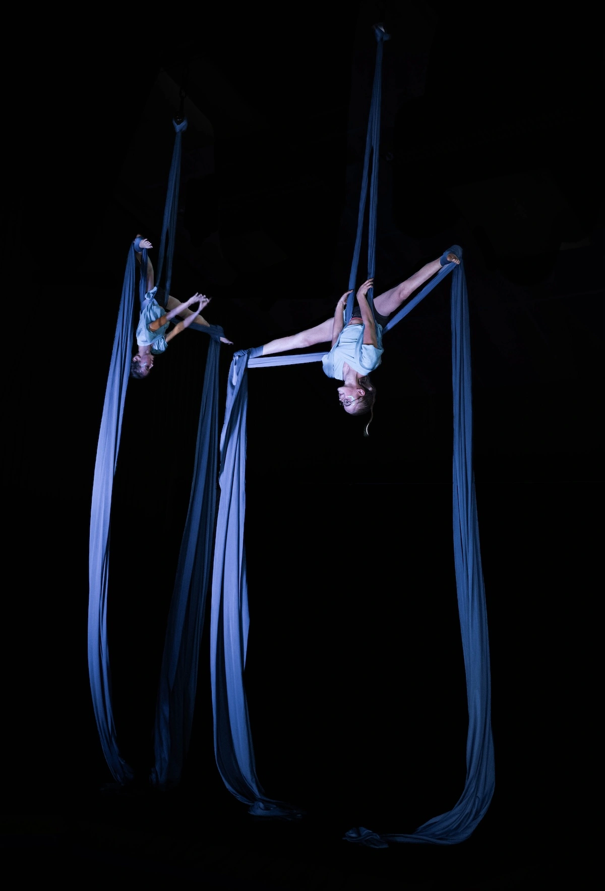 Duo aérien tissu bleu scène