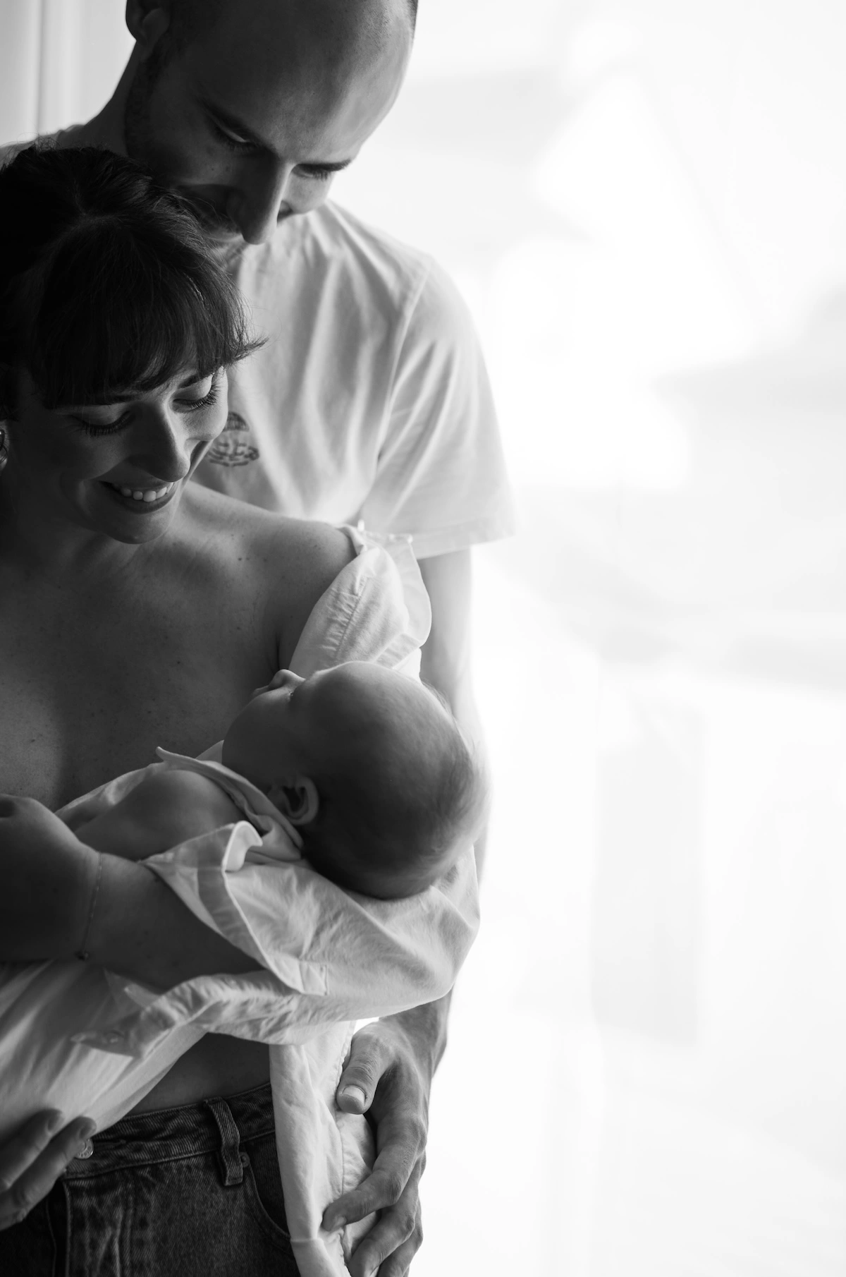 Maman et bébé regard complice